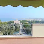 Con Terrazza Vista Mare A *