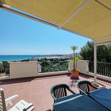 Con Terrazza Vista Mare A Βιέστε