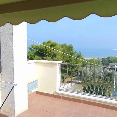 Con Terrazza Vista Mare A *